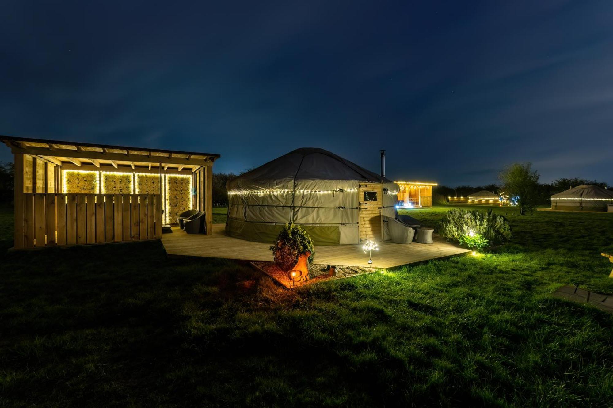 Hotel Lincoln Yurts Exterior foto